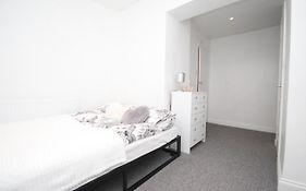 Lovely 3 Bed Spacious Flat Apartment In Central London